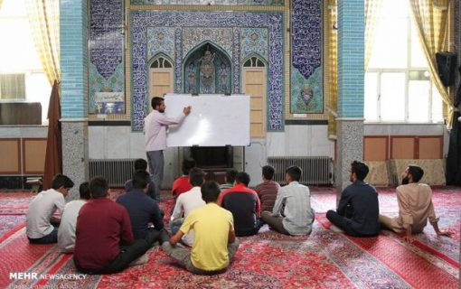 کارکرد اصلی مسجد انجام امور تشکیلاتی و اجتماعی است