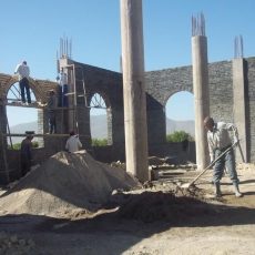 امام محله‌ای که در منطقه‌ای محروم تنها با تکیه توان بر مردم، مسجد ساخت